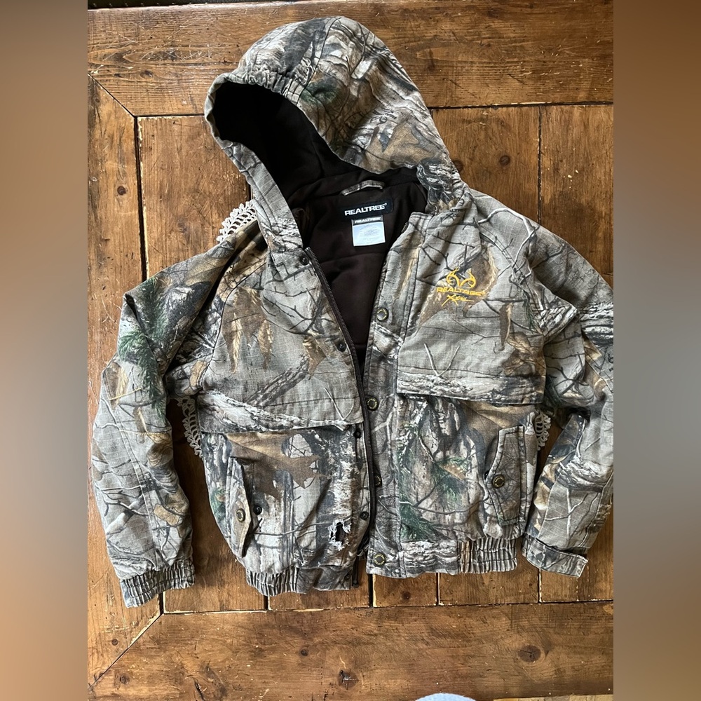 Boys Realtree size 8 Camoflauge jacket